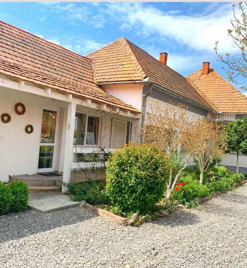 Villa Lukash Yanoshi Exterior photo