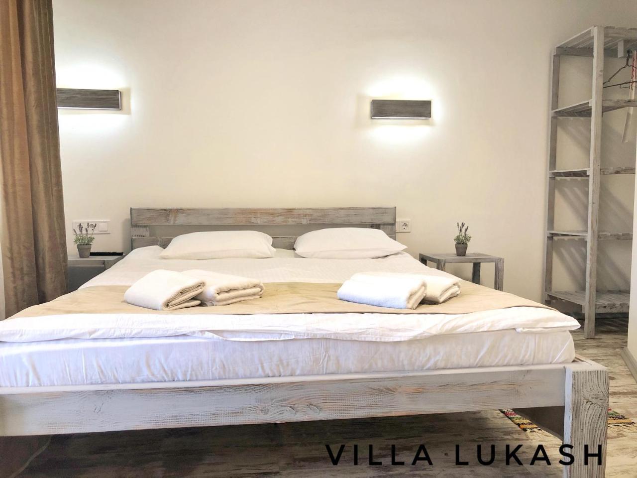 Villa Lukash Yanoshi Exterior photo